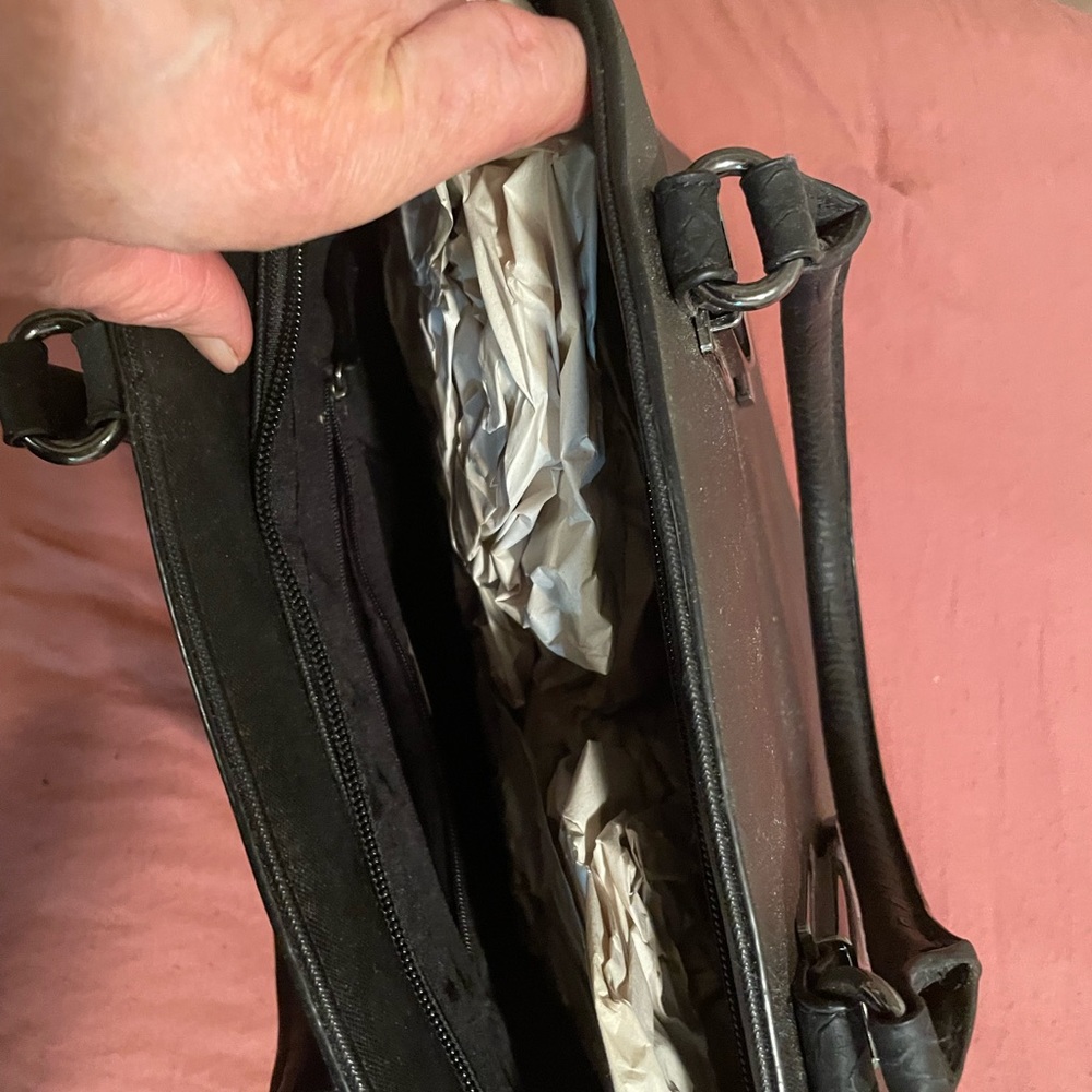 Handbag - Picture 3 of 4